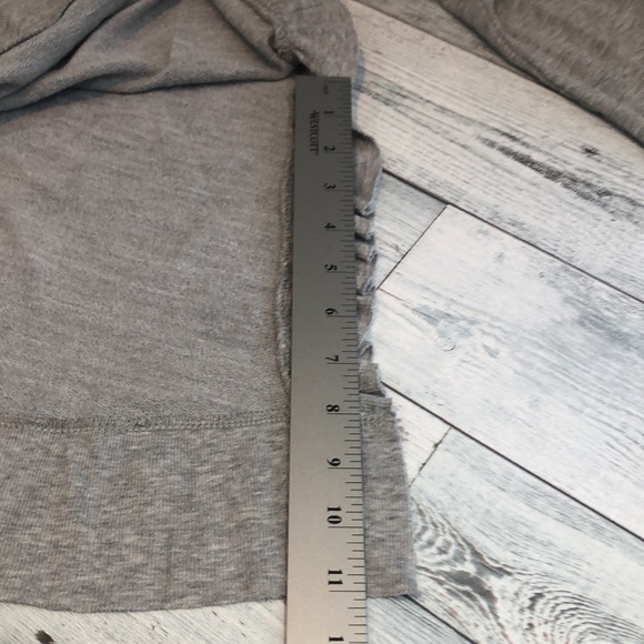 14th & Union Side Ruffle Gray Sweatshirt Small - Picture 8 of 9